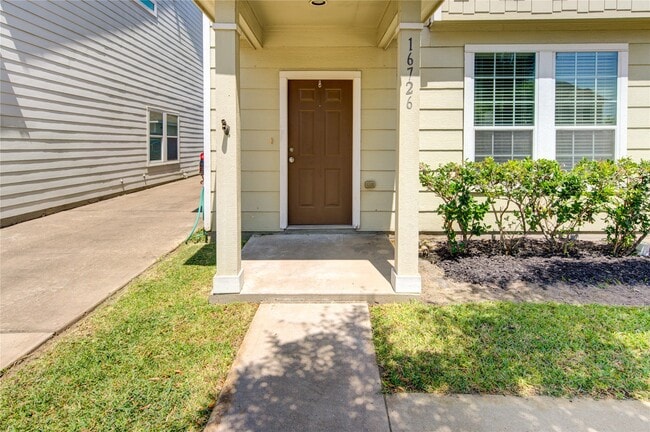 Building Photo - 16726 Mammoth Springs Dr