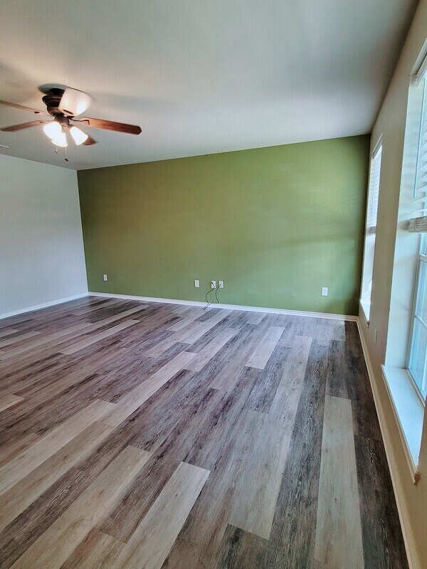 Foto del edificio - 3305 Shady Trail Dr