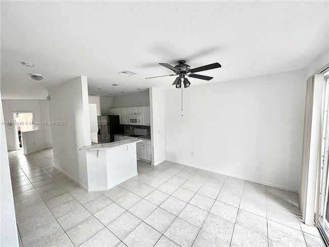 Building Photo - 676 NW 170th Terrace