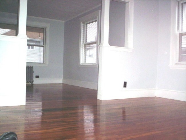 Building Photo - 95 Franklin Ave
