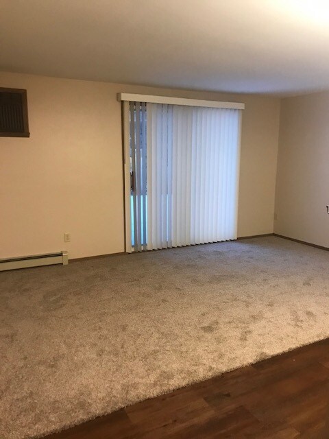 Foto del edificio - 2071 Hilltop Dr