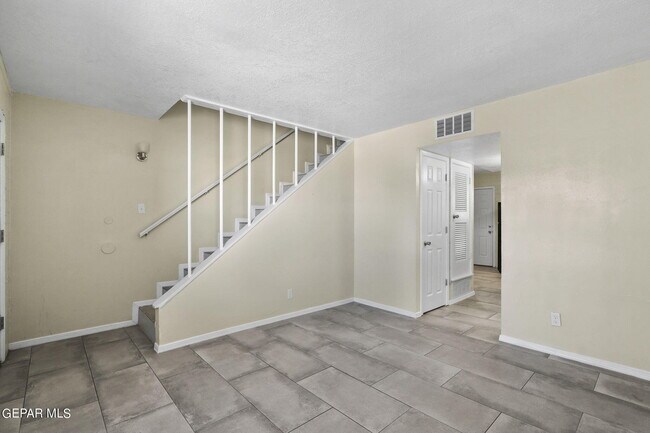 Foto del edificio - 3702 Keltner Ave