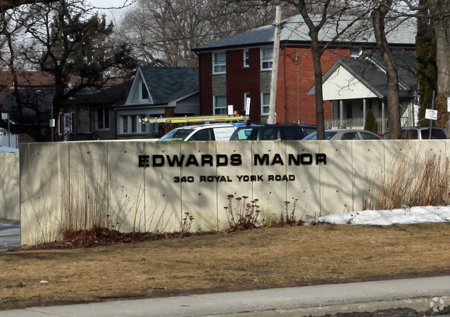 Photo du bâtiment - Edwards Manor