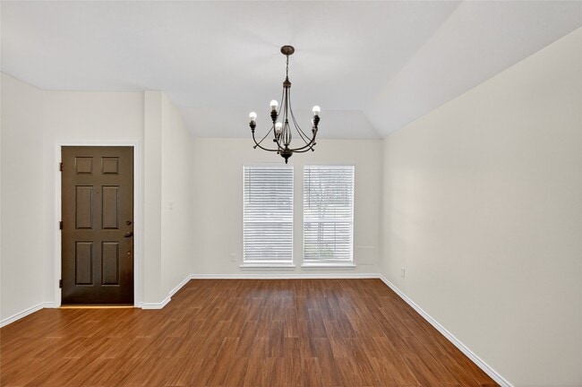 Foto del edificio - 4902 Lake Catherine Ct