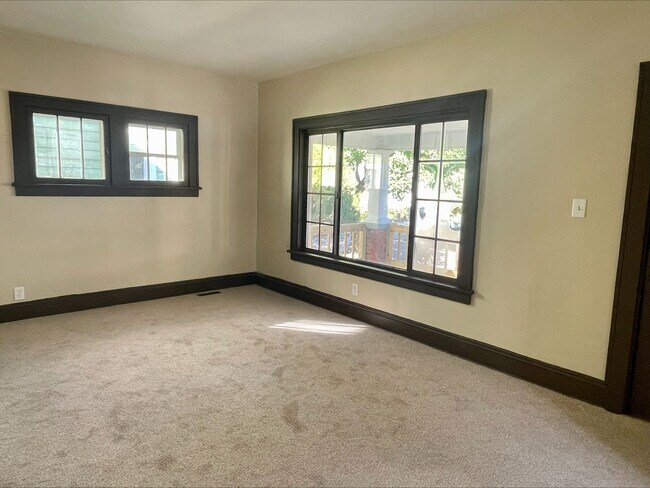 Foto del edificio - 1022 Herberich Ave