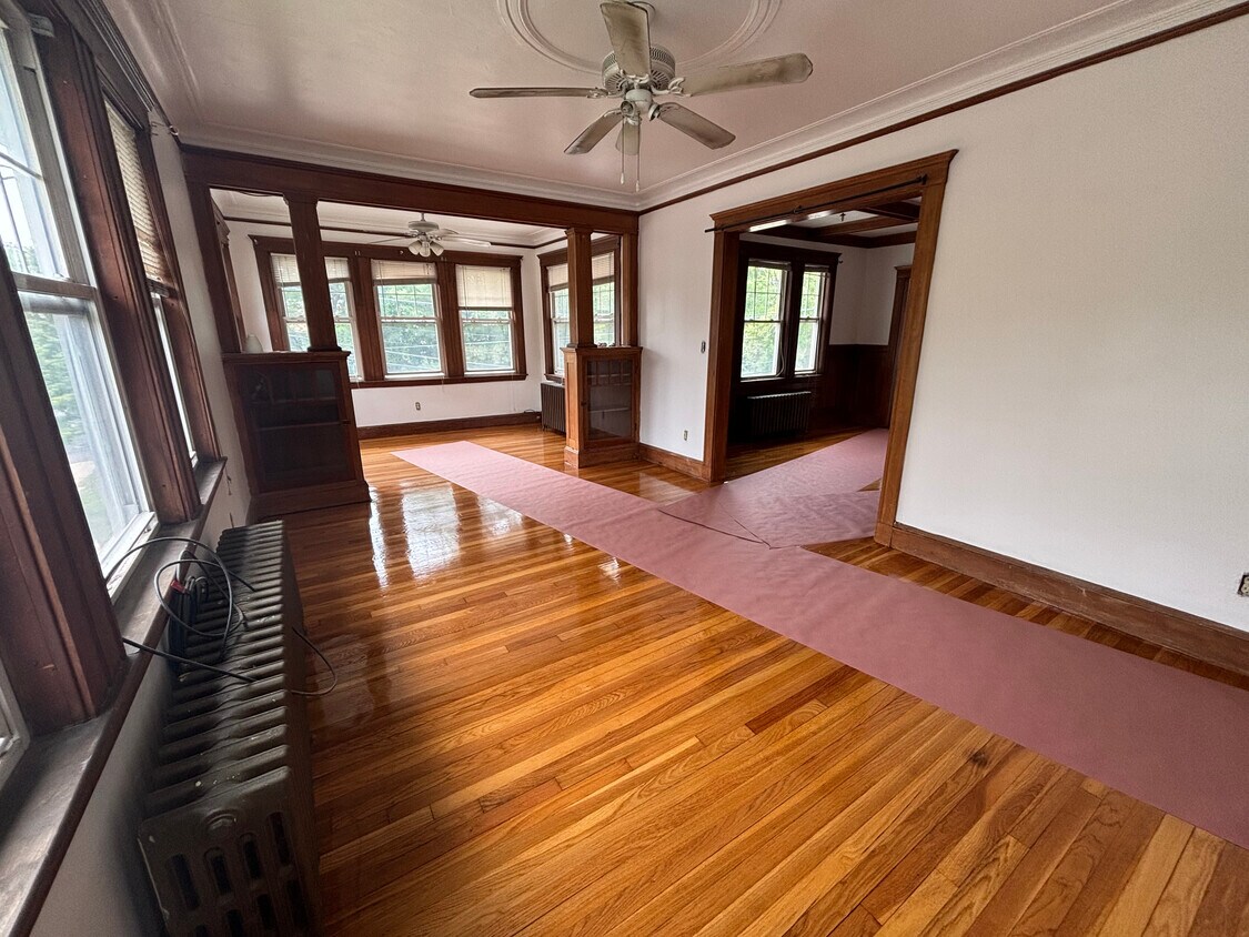 Foto principal - 5051 Washington St