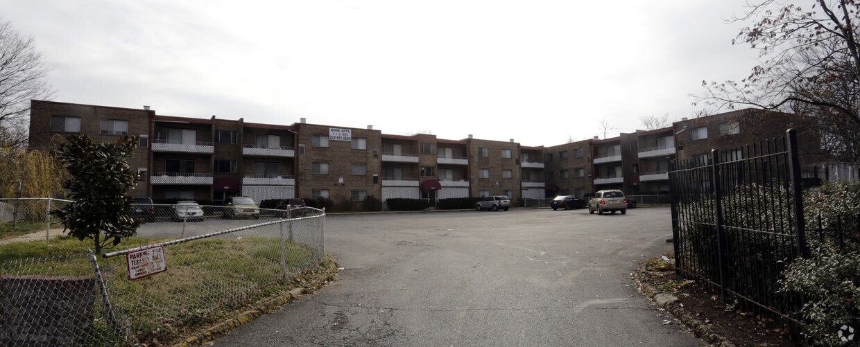 Primary Photo - Bohn Apartments