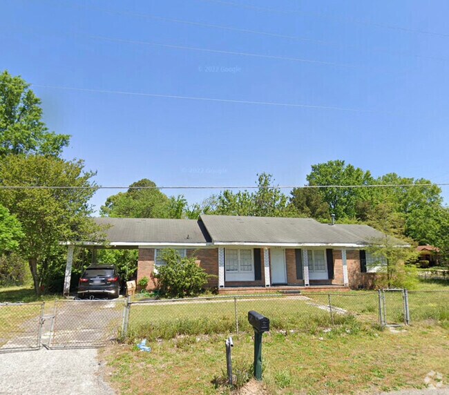 Hollywood Heights Apartments under 2,000 Fayetteville, NC 3