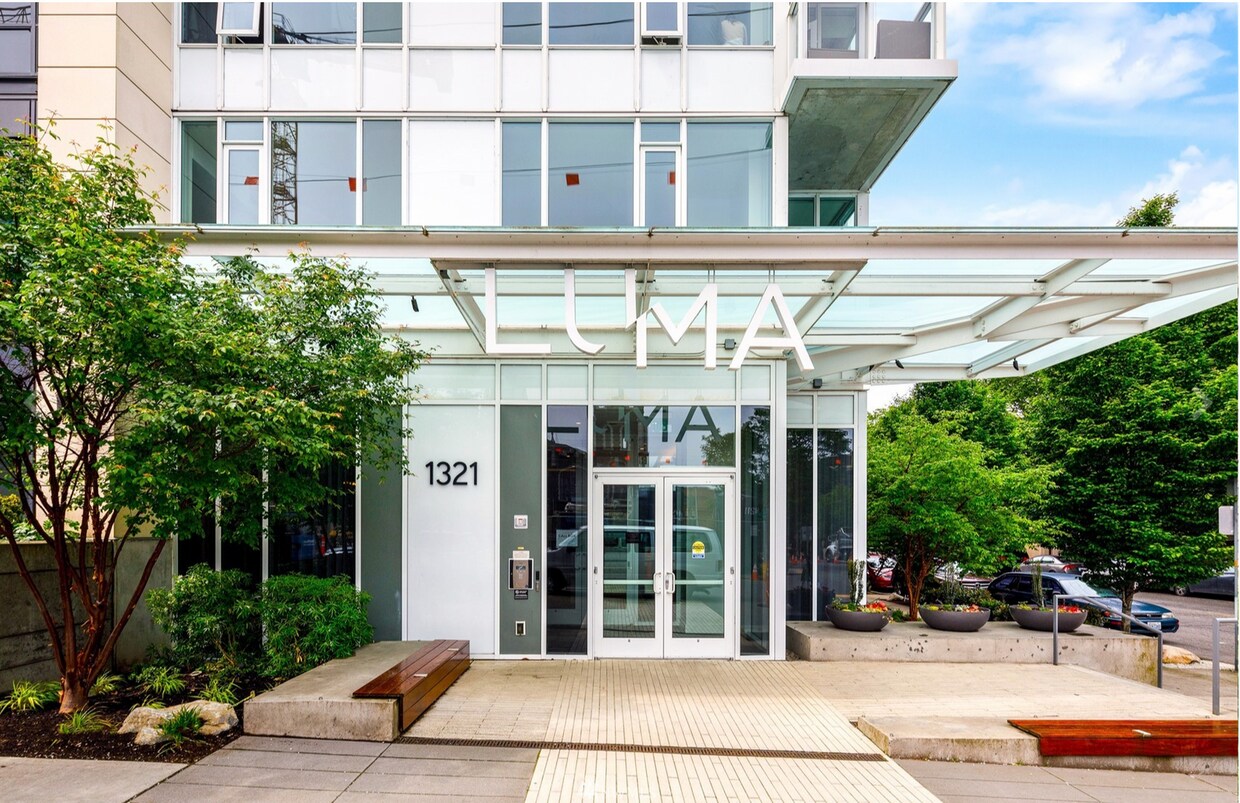 Foto principal - $500 OFF 1 MO RENT - Welcome Home Modern 1...