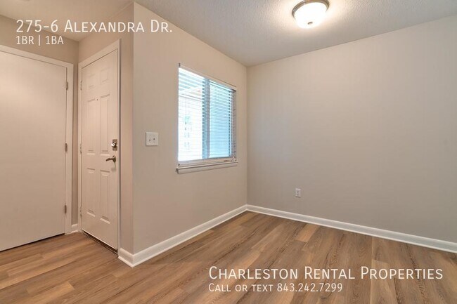 Building Photo - 275 Alexandra Dr