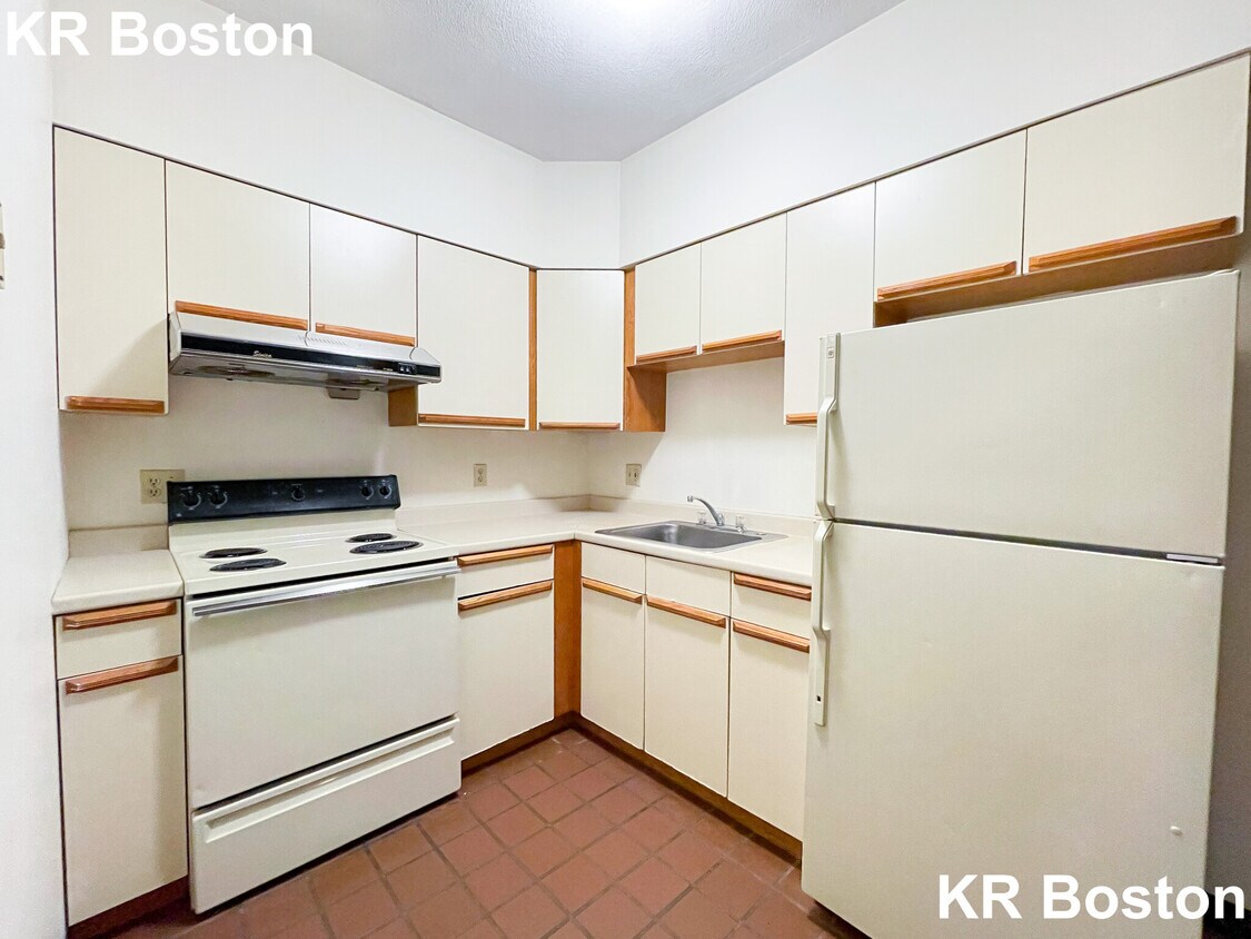 Primary Photo - 105 Essex St