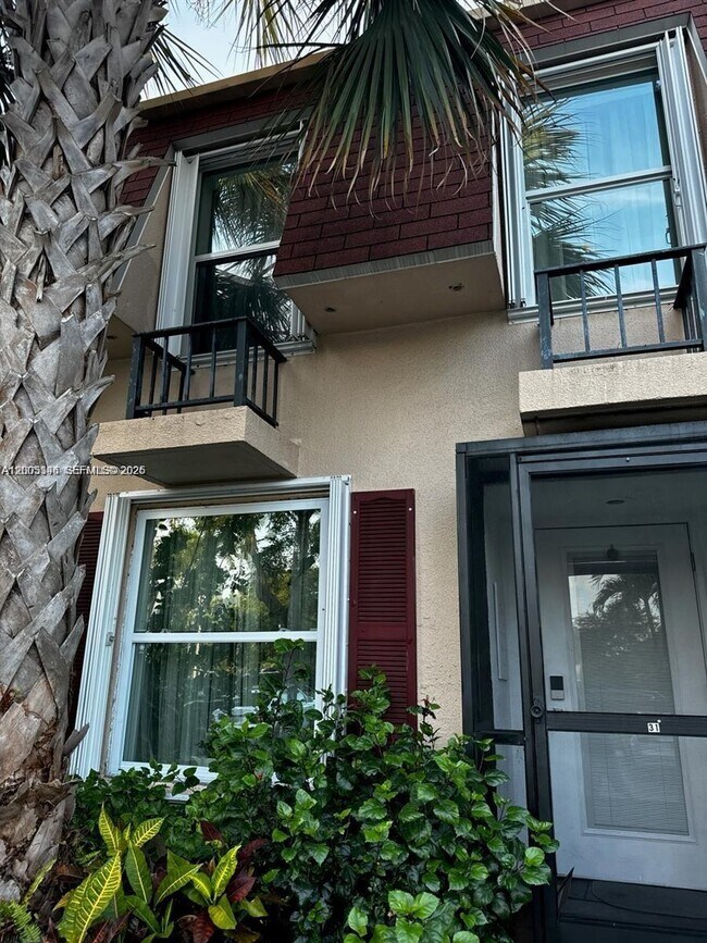Foto del edificio - 1001 Three Islands Boulevard