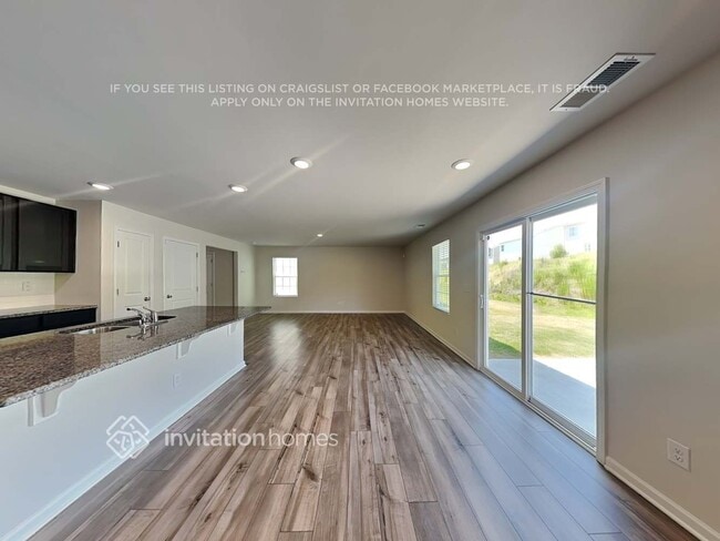 Foto del edificio - 5205 Cameron Cmns Pkwy