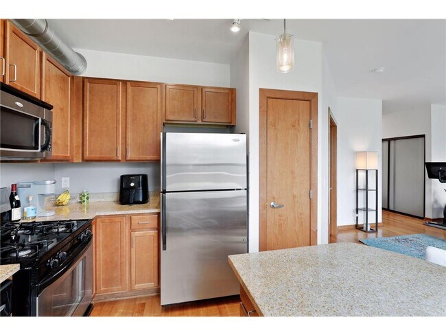 Foto del edificio - 15 E Franklin Ave