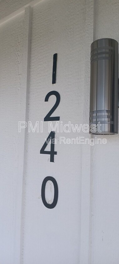 Foto principal - 1240 W 18th St