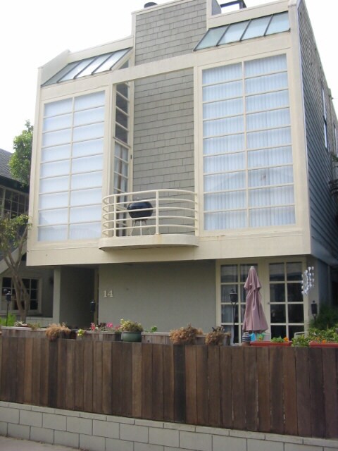 front of building - 14 25th Ave