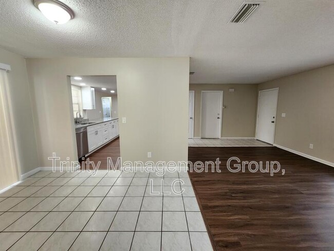 Building Photo - 17531 Brandywine Dr