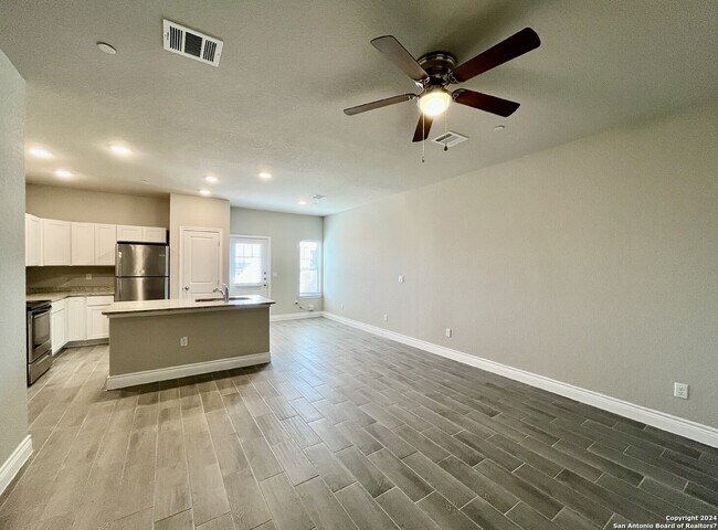 Building Photo - 7818 Savannah Brooks