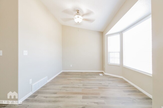 Foto del edificio - 2056 N 1350 W