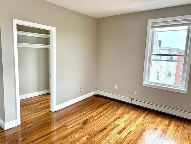 Foto del edificio - 56 Estes St