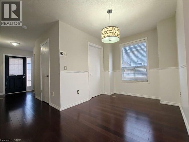 Building Photo - 563 Dansbury Dr