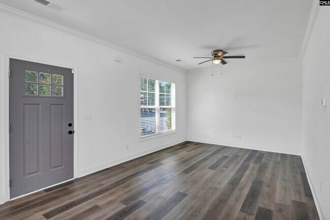 Foto del edificio - 2035 Rosewood Dr