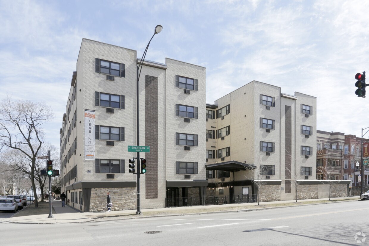 Sheridan Terrace 6725 N Sheridan Rd Rentals Chicago, IL