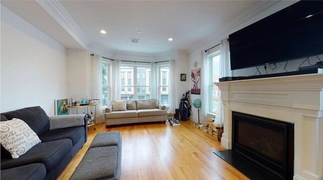 Building Photo - 15 Preble St