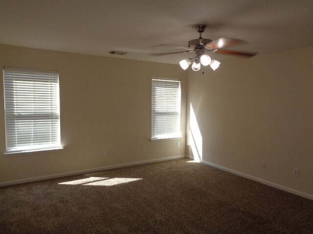 Foto del edificio - 11310 Seven Sisters Dr