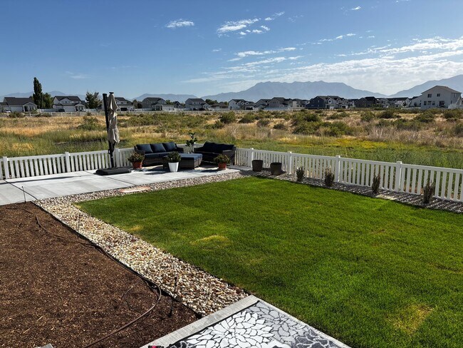 Foto del edificio - 3029 S Shoreline Dr