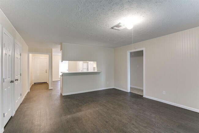 Building Photo - 5010 Carmona Ln