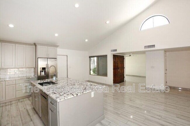 Foto del edificio - 9128 E Gelding Dr