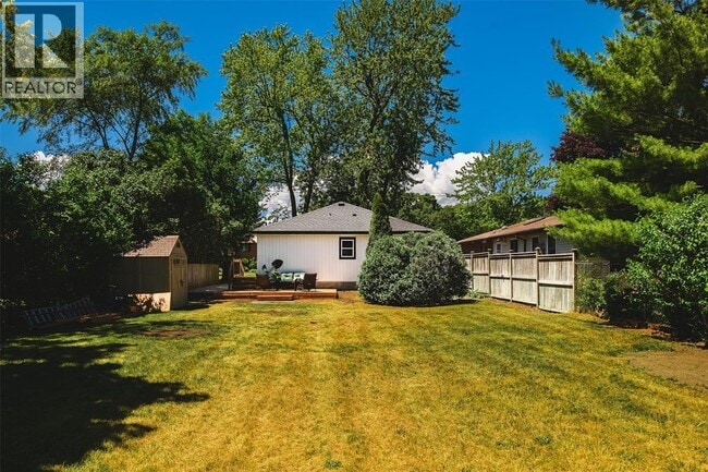 Building Photo - 1472 Lecaron Ave