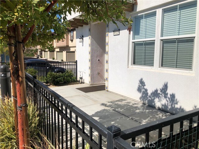 Building Photo - 40448 Calle Real