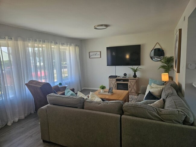 Foto del edificio - 2213 Wharton Ave