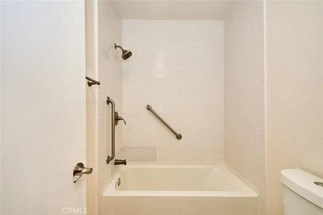 Foto del edificio - 2386 E Del Mar Blvd