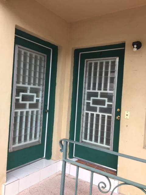 ENTRY - 401 79th St