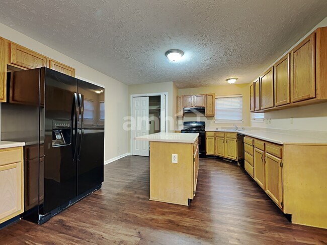 Building Photo - 1043 Belgium Boulevard