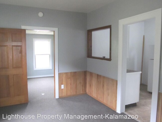 Building Photo - 3 br, 1.5 bath House - 1721 Egleston Avenue
