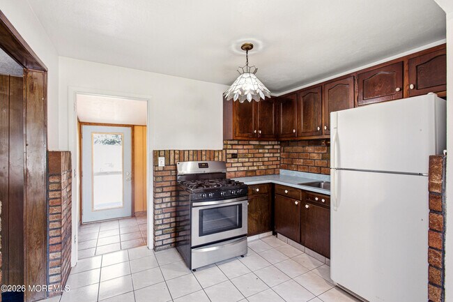 Building Photo - 328 Aldrich Rd