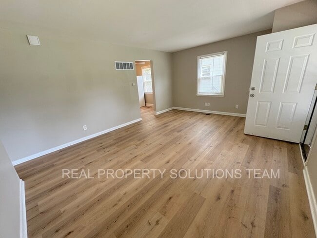 Building Photo - 928 Blenheim Rd