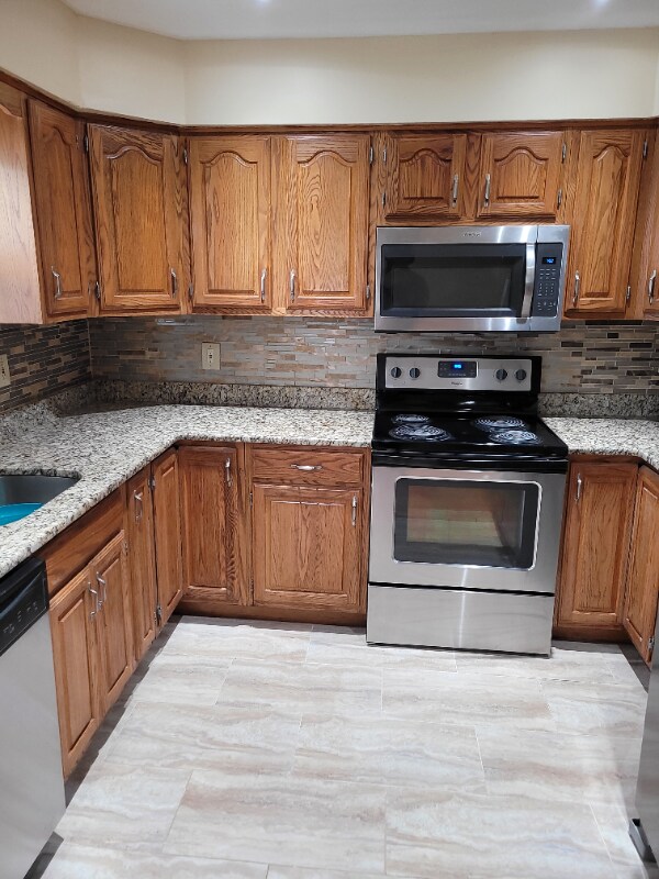 Foto del edificio - 972 Henhawk Rd