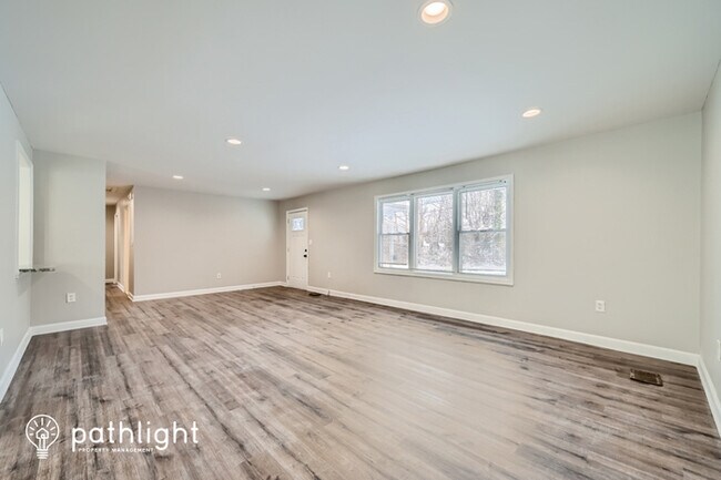 Building Photo - 6410 Oak Street