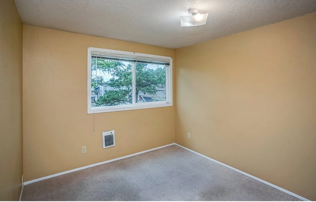 Building Photo - 870 S Holladay Dr