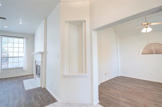 Building Photo - 8221 Edgewater Dr