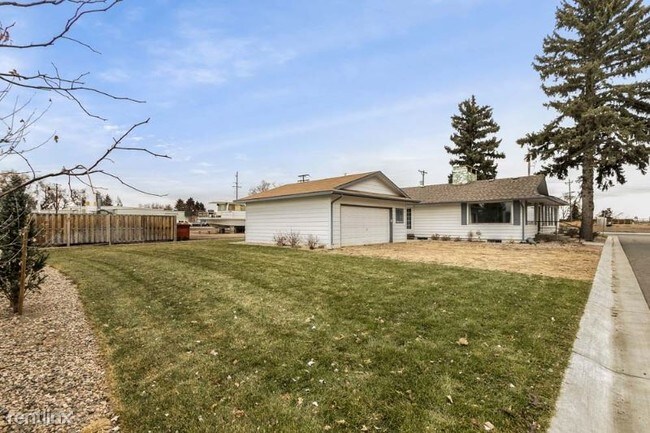 Foto del edificio - 4 br, 3 bath House - 4201 Main Street