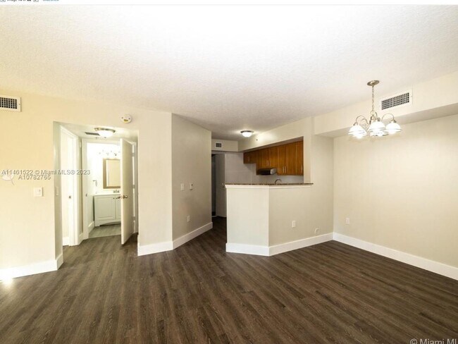 Foto del edificio - 17622 NW 25th Ave