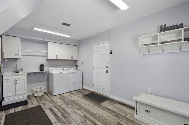Building Photo - Cypress Dr