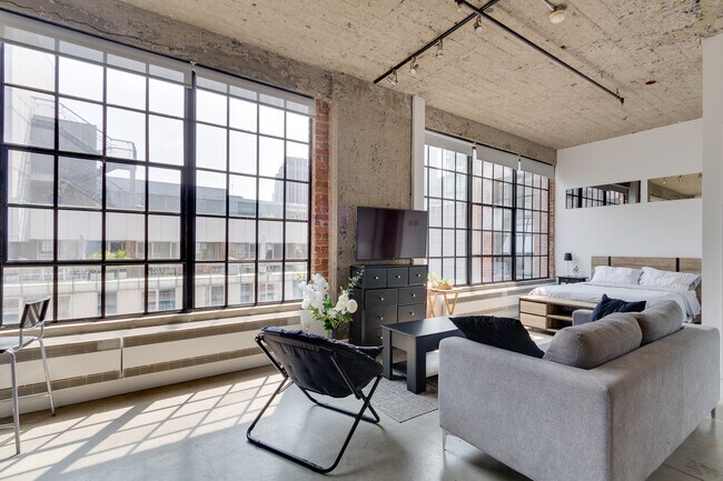 Photo du bâtiment - 454 Rue De la Gauchetière O