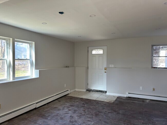 Building Photo - 8 Greene Rd